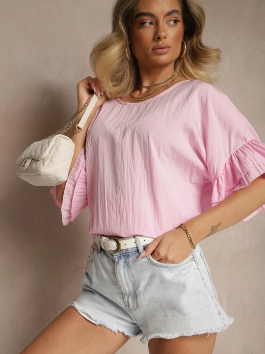 Zdjęcie produktu Różowa Bluzka z Wiskozą o Kroju Nietoperza Ozdobiona Falbankami Ranova New Collection