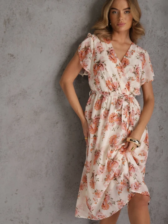 Zdjęcie produktu Różowa Kopertowa Sukienka z Wiązaniem w Talii Zdobiona Brokatem Plumse M&d Fashion
