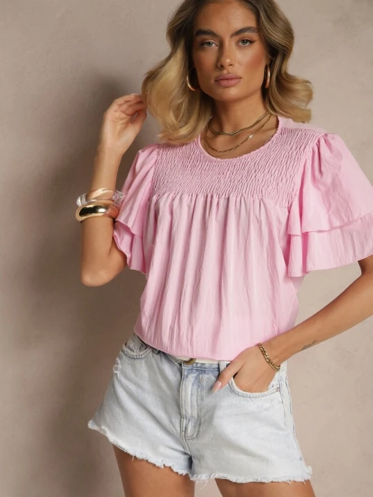 Zdjęcie produktu Różowa Trapezowa Bluzka z Wiskozą Zdobiona Falbankami i Elastyczną Wstawką Mirlimi New Collection