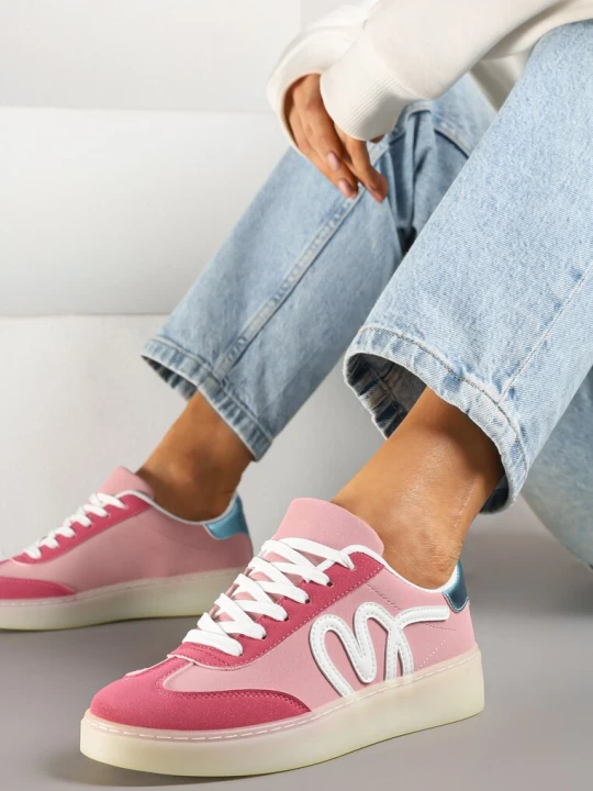 Zdjęcie produktu Różowe Sneakersy Kultowe Tenisówki Zdobione Abstrakcyjną Aplikacją Fendiva Maira