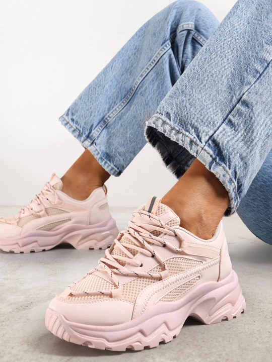 Zdjęcie produktu Różowe Sneakersy na Masywnej Podeszwie z Siateczkowym Wstawkami i Ozdobnymi Sznurówkami Ollavia Vices