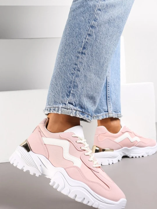 Zdjęcie produktu Różowe Sneakersy Ozdobione Metaliczną Wstawką na Grubej Podeszwie Ashtonia