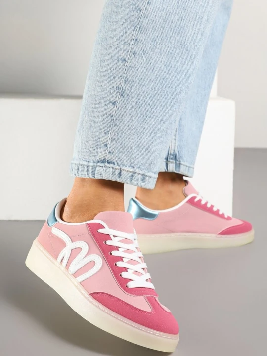 Zdjęcie produktu Różowe Sneakersy w Stylu Klasycznych Tenisówek z Ozdobną Aplikacją Elddiva Maira