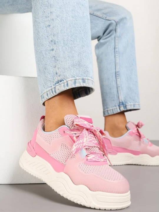 Zdjęcie produktu Różowe Sneakersy z Tłoczoną Platformą Xilanne Marquiiz