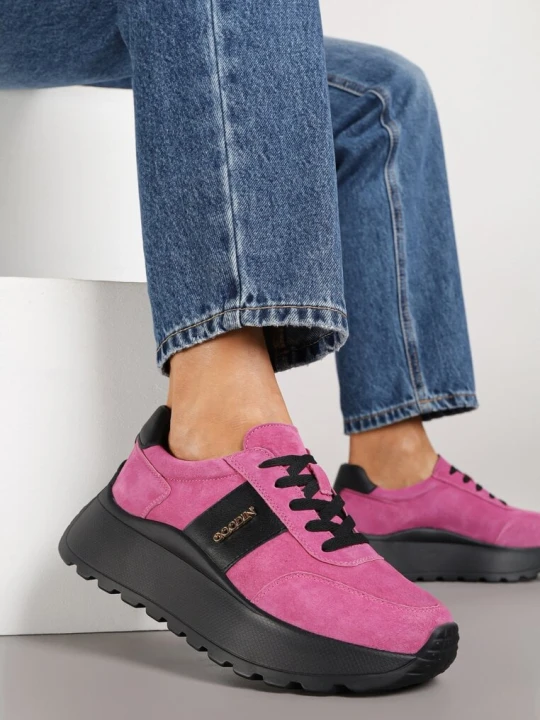 Zdjęcie produktu Różowo-Czarne Zamszowe Sneakersy na Grubej Podeszwie z Metalicznym Napisem Latisea Goodin