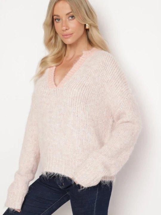 Zdjęcie produktu Różowy Krótki Sweter z Wełną i Głębokim Dekoltem w Serek Savalithia Acajo