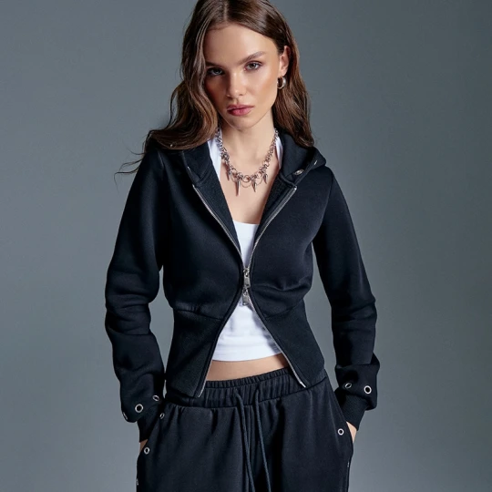 Zdjęcie produktu Rozpinana bluza z kapturem i metalowymi oczkami House czarny