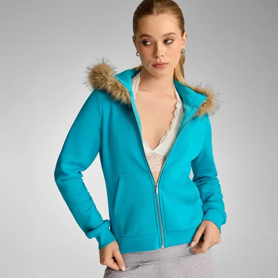 Zdjęcie produktu Rozpinana bluza ze sztucznym futerkiem przy kapturze House turkusowy