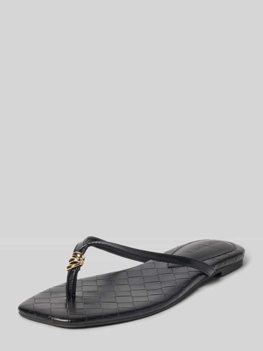 Zdjęcie produktu Sandał z naturalnej skóry model 'Maliyah' Steve Madden Czarny