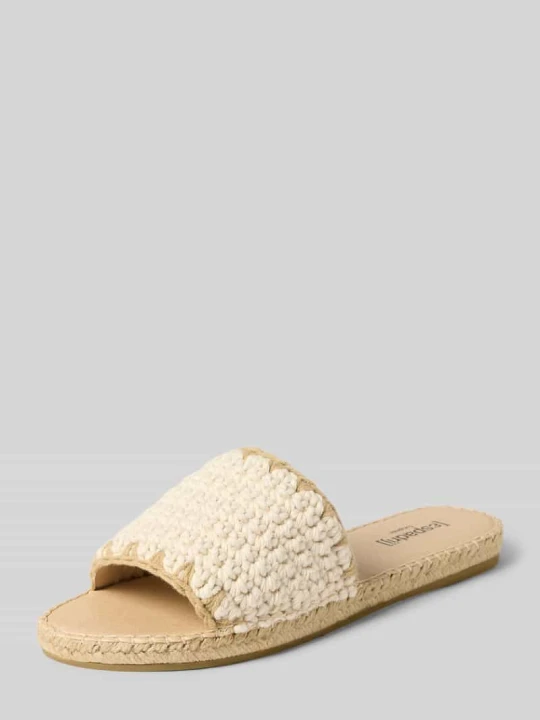 Zdjęcie produktu Sandałki z płaską gumową podeszwą model 'PLAGE CROCHET' Espadrij Złamany biały