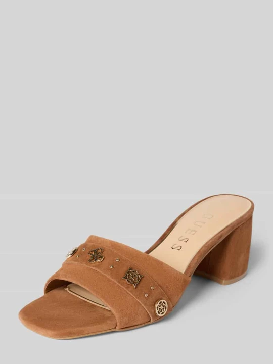 Zdjęcie produktu Sandałki ze skóry z obcasem słupek model 'GAURI2' Guess Koniakowy