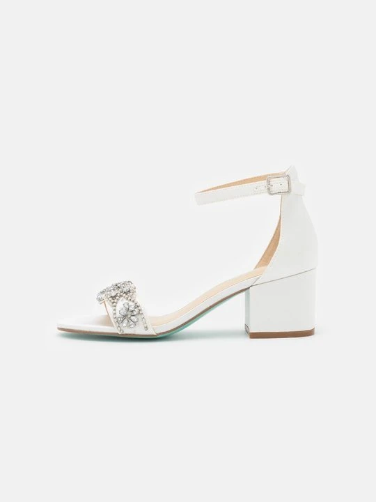 Zdjęcie produktu Sandały Blue By Betsey Johnson mleczny