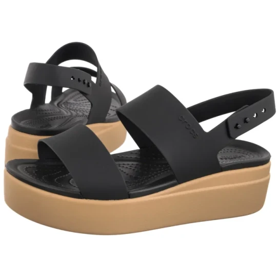 Zdjęcie produktu Sandały Brooklyn Low Wedge W Black/Cashew 206453-0RI (CR199-g) Crocs