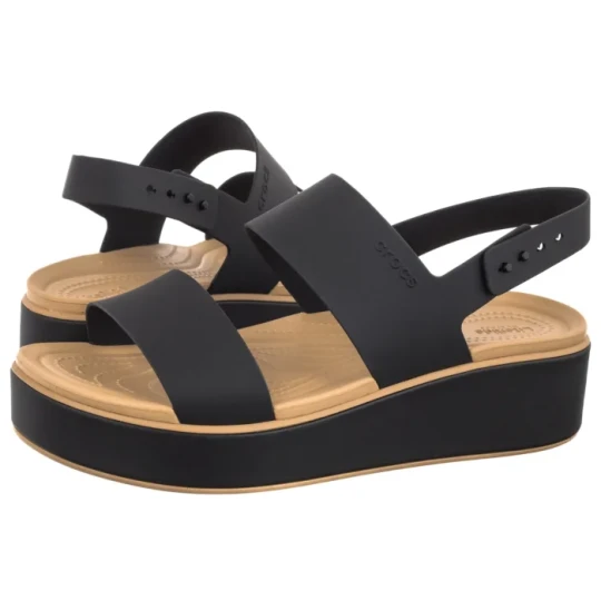 Zdjęcie produktu Sandały Brooklyn Matte Wrap Low Wedge Black / Cashew 211802-0RI (CR442-a) Crocs