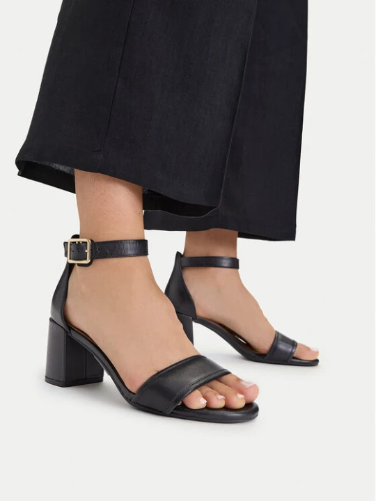 Zdjęcie produktu Sandały Clarks Ezoria Mae 26181295 Czarny