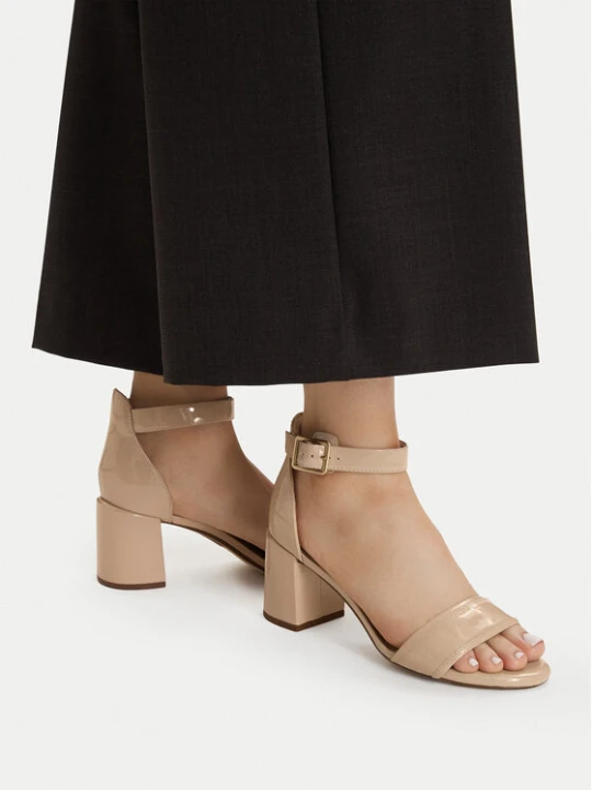 Zdjęcie produktu Sandały Clarks Ezoria Mae 26181299 Beżowy