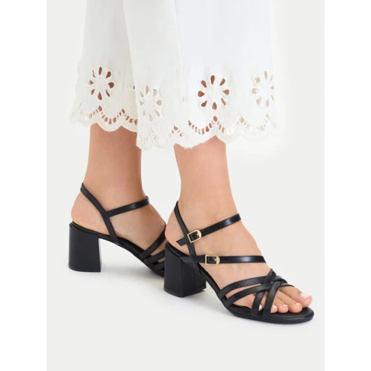 Zdjęcie produktu Sandały Clarks Ezoria Strap 26185893 Czarny