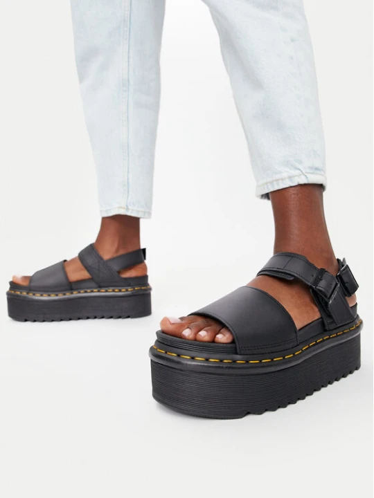 Zdjęcie produktu Sandały Dr. Martens Voss Quad 26725001 Czarny