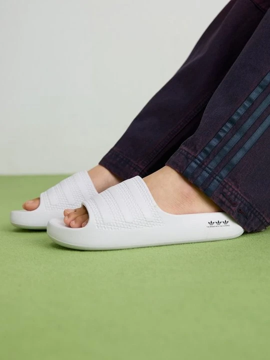 Zdjęcie produktu Sandały kąpielowe adidas Originals szary