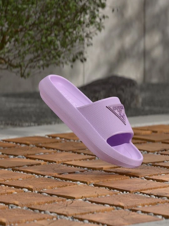 Zdjęcie produktu Sandały kąpielowe Guess liliowy