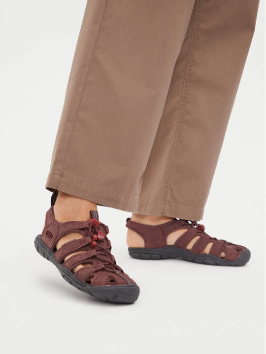 Zdjęcie produktu Sandały Keen Clearwater Cnx Lleather 1025088 Bordowy