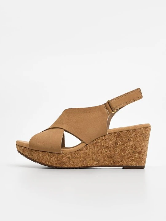 Zdjęcie produktu Sandały na koturnie Clarks piaskowy