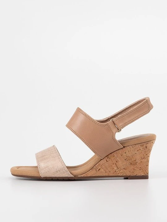 Zdjęcie produktu Sandały na koturnie Clarks beżowy