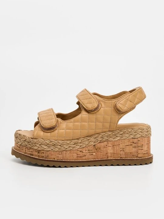 Zdjęcie produktu Sandały na koturnie Copenhagen Shoes beżowy