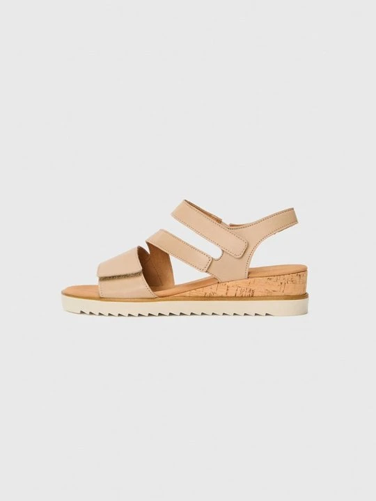 Zdjęcie produktu Sandały na koturnie Gabor Comfort beżowy