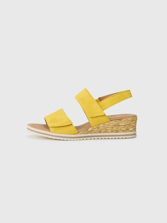 Zdjęcie produktu Sandały na koturnie Gabor Comfort musztardowy