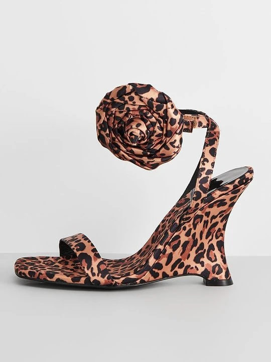 Zdjęcie produktu Sandały na koturnie Jeffrey Campbell tan