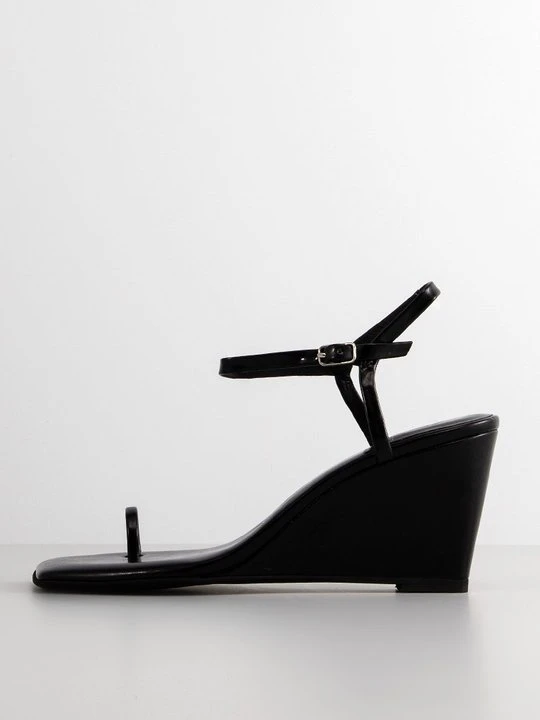Zdjęcie produktu Sandały na koturnie Jeffrey Campbell czarny
