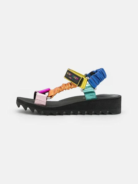Zdjęcie produktu Sandały na koturnie Kurt Geiger