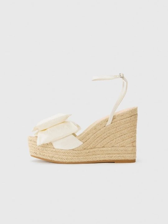 Zdjęcie produktu Sandały na koturnie Loeffler Randall mleczny