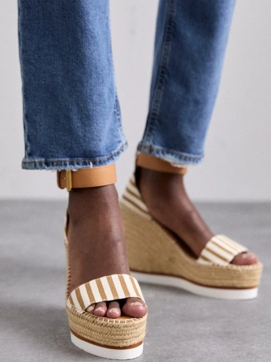 Zdjęcie produktu Sandały na koturnie See By Chloé tan