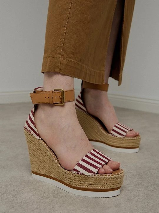 Zdjęcie produktu Sandały na koturnie See By Chloé