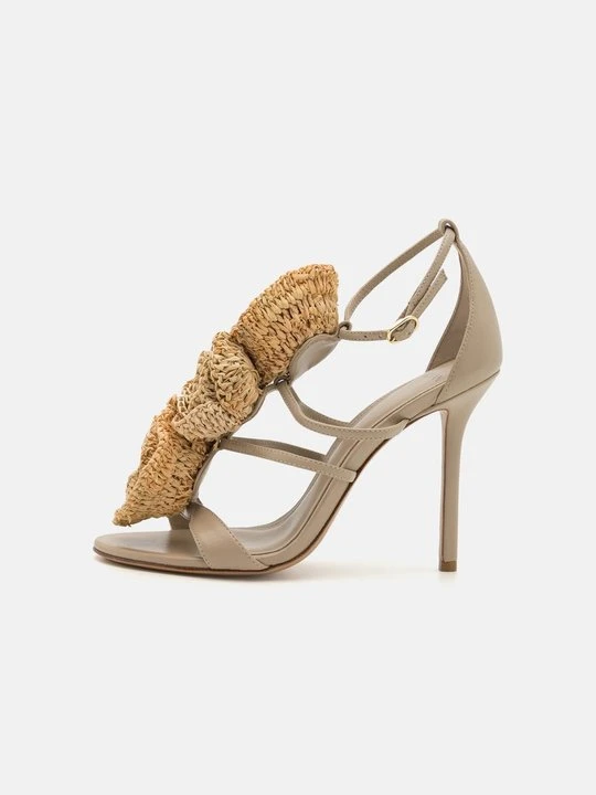 Zdjęcie produktu Sandały na obcasie Alexandre Birman beżowy
