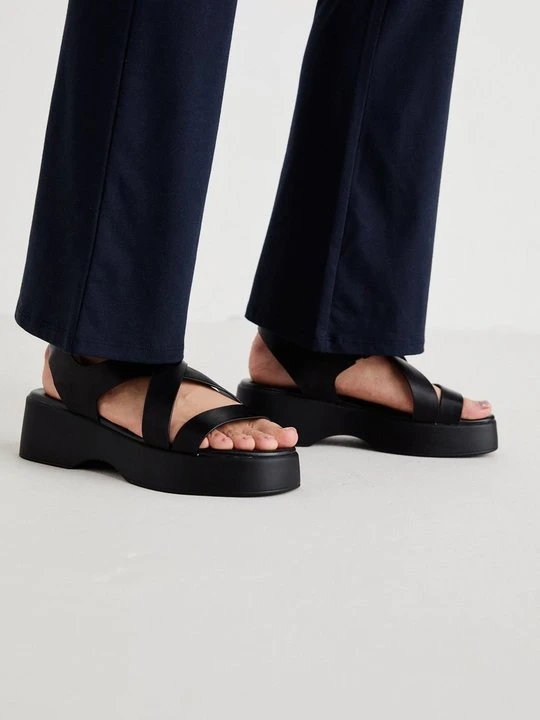 Zdjęcie produktu Sandały na platformie Call It Spring czarny