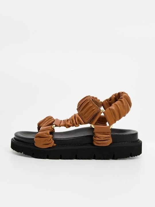 Zdjęcie produktu Sandały na platformie Copenhagen Shoes koniakowy