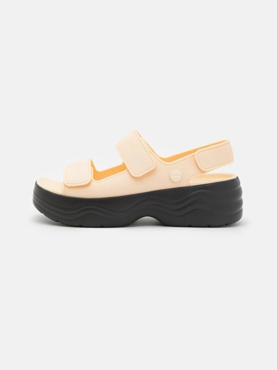 Zdjęcie produktu Sandały na platformie Crocs czarny