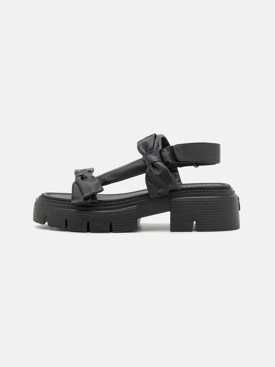 Zdjęcie produktu Sandały na platformie Stuart Weitzman czarny