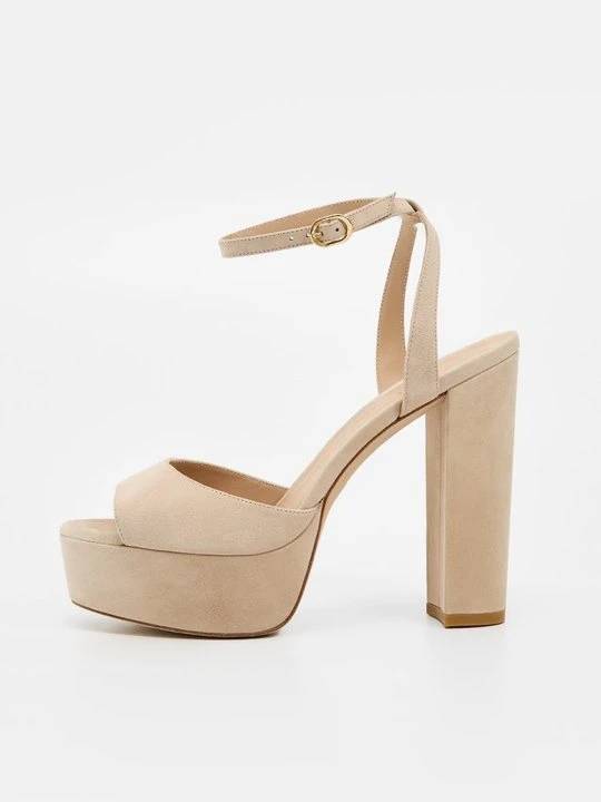 Zdjęcie produktu Sandały na platformie Stuart Weitzman piaskowy