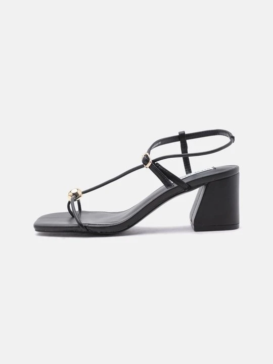 Zdjęcie produktu Sandały o fasonie japonek Steve Madden czarny