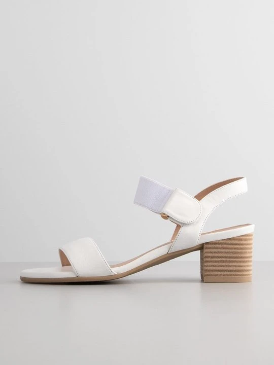 Zdjęcie produktu Sandały Stuart Weitzman biały