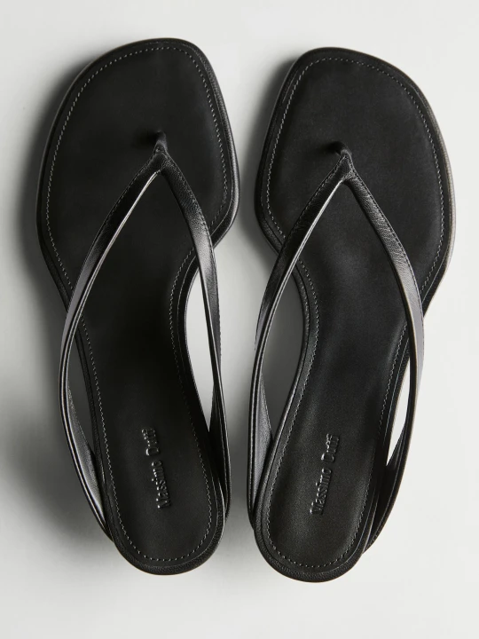Zdjęcie produktu Sandały Z Japonkami Na Średnim Obcasie - Czarny - Massimo Dutti - Female