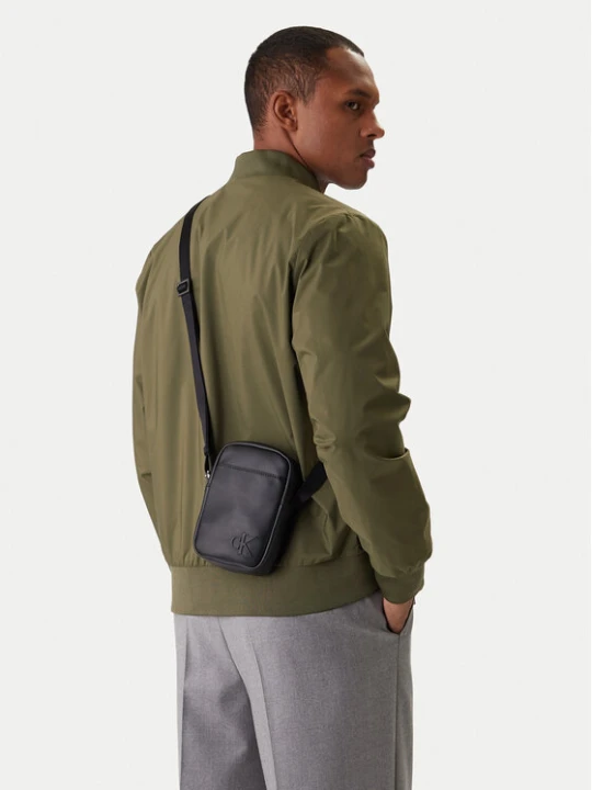 Zdjęcie produktu Saszetka Calvin Klein Bold Ck Slim Reporter LV04D3279G Czarny