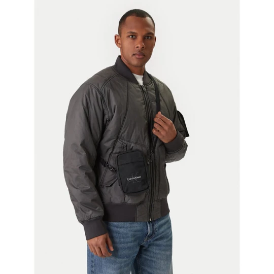 Zdjęcie produktu Saszetka Calvin Klein Bold Logo Nylon Slim Reporter LV04D3231G Czarny