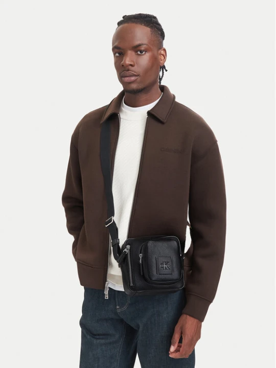 Zdjęcie produktu Saszetka Calvin Klein Bold Pebble Square Crossbody LV04D3450G Czarny