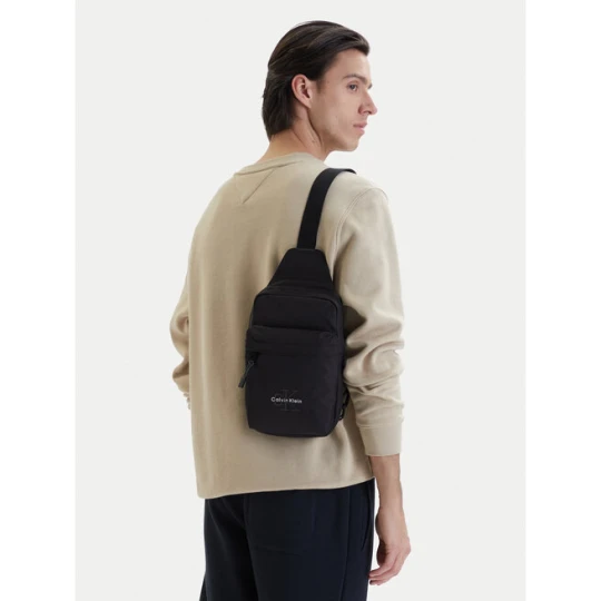 Zdjęcie produktu Saszetka Calvin Klein Bold Sling LV04D3300G Czarny