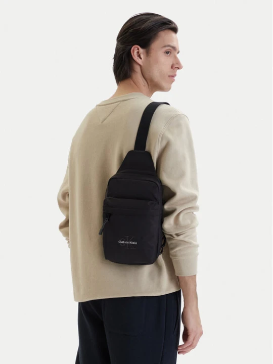 Zdjęcie produktu Saszetka Calvin Klein Bold Sling LV04D3300G Czarny